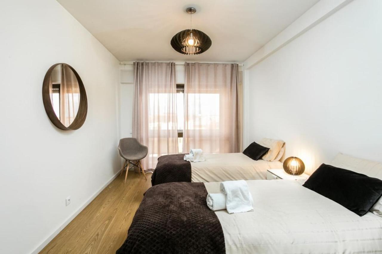 Aposentus - Elegant Functionality Porto Downtown Apartment Exterior photo