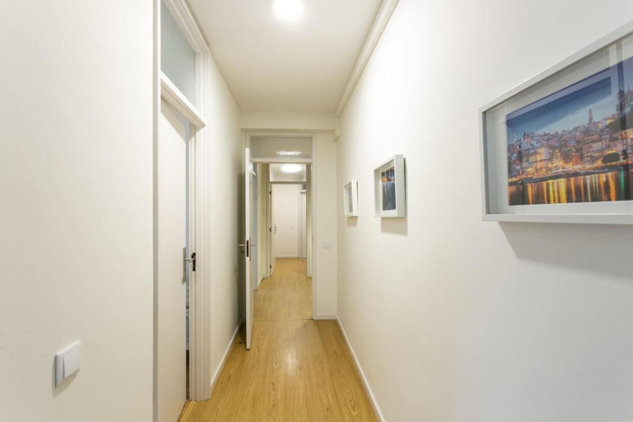 Aposentus - Elegant Functionality Porto Downtown Apartment Exterior photo
